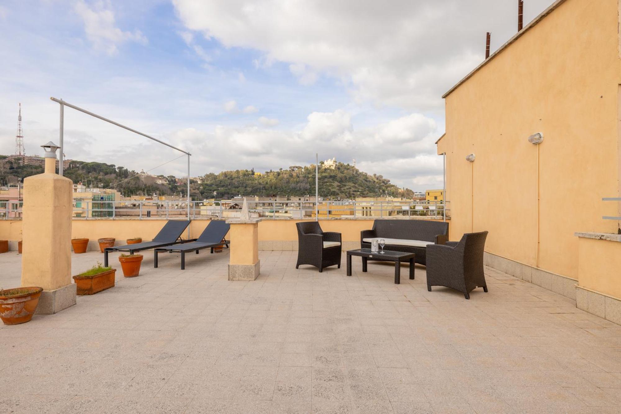 Top Floor Apt With Rooftop Terrace Near St. Peter Рим Экстерьер фото